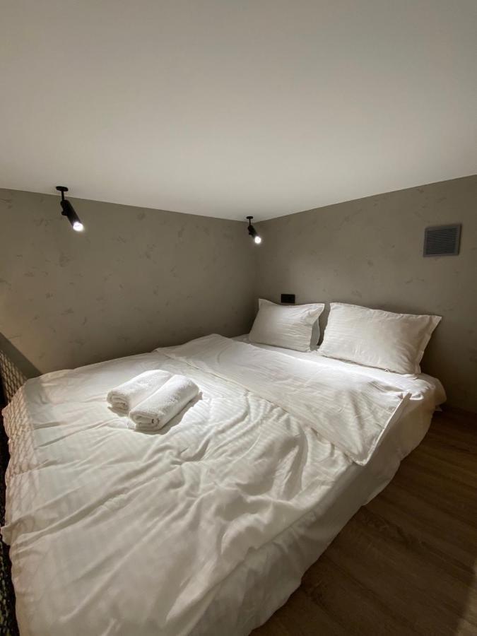 Leogrand Apartments On Filatova 12 Lviv Bagian luar foto